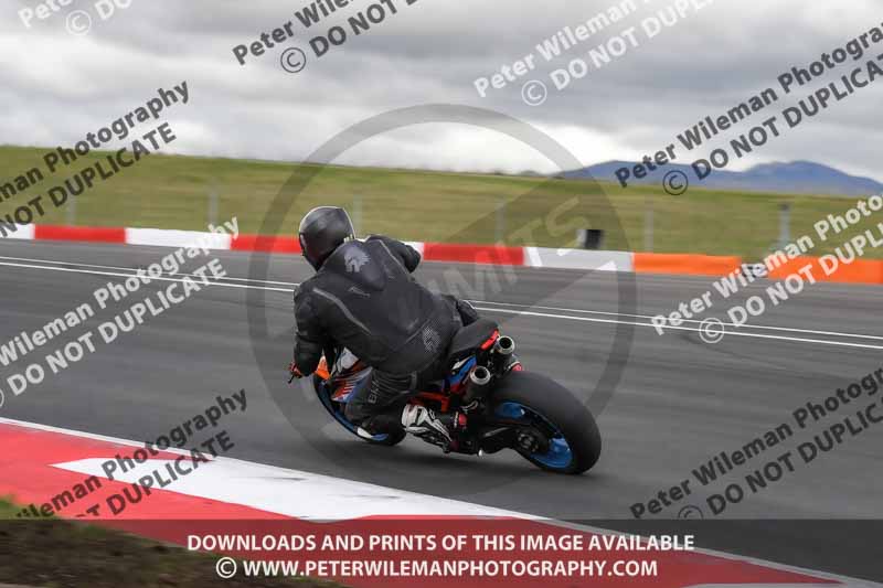 cadwell no limits trackday;cadwell park;cadwell park photographs;cadwell trackday photographs;enduro digital images;event digital images;eventdigitalimages;navarra;no limits trackdays;peter wileman photography;racing digital images;trackday digital images;trackday photos